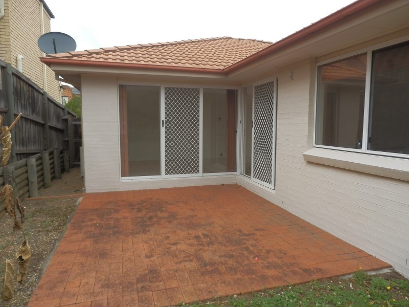 6 Nutmeg Close, Casula NSW 2170