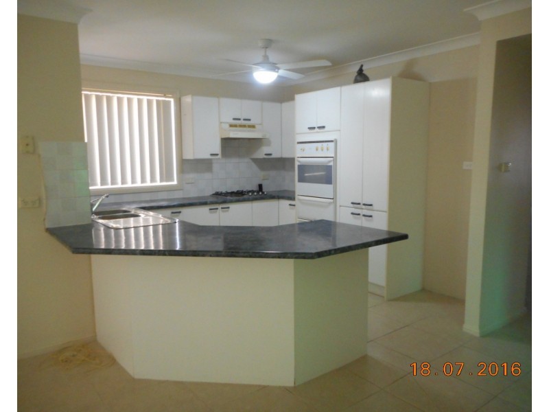 2/6 Aintree Close, Casula NSW 2170