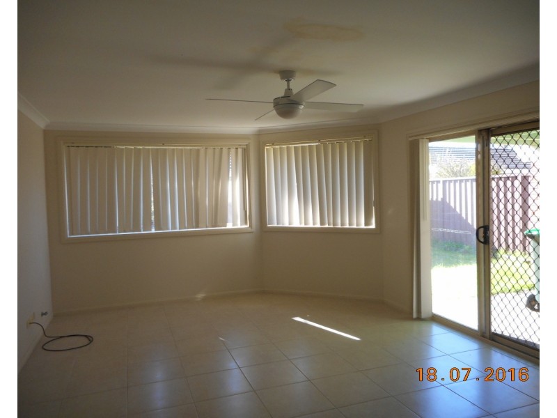 2/6 Aintree Close, Casula NSW 2170