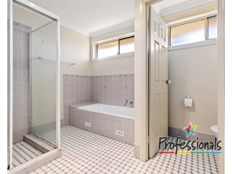 2/6 Aintree Close, Casula NSW 2170