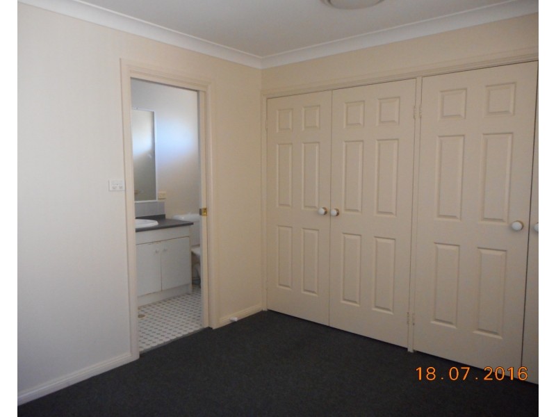 2/6 Aintree Close, Casula NSW 2170