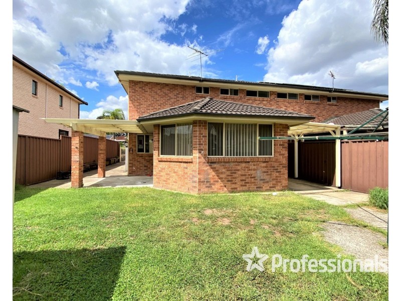 2/6 Aintree Close, Casula NSW 2170