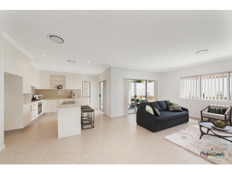 84 Kendall Drive, Casula NSW 2170