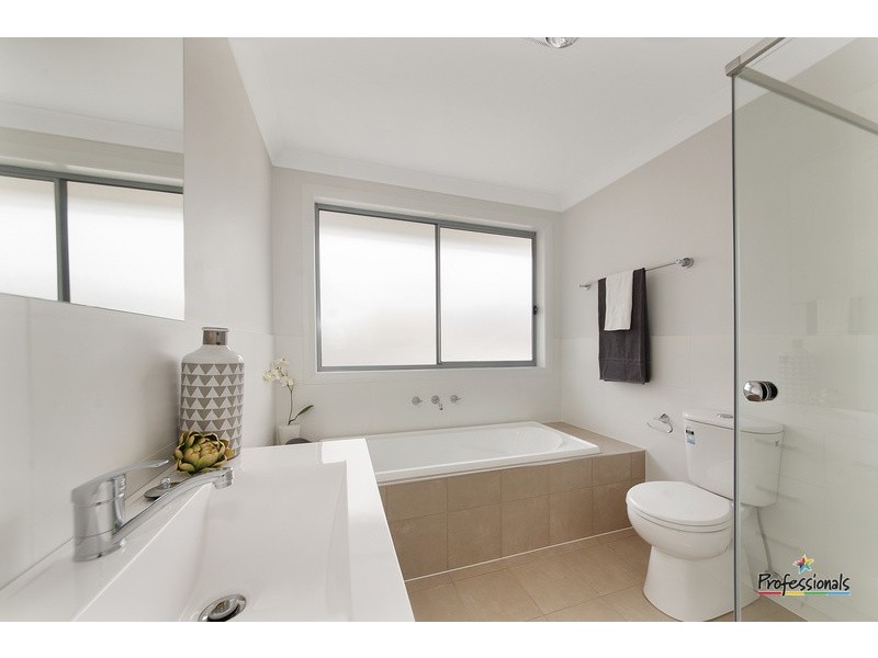 84 Kendall Drive, Casula NSW 2170