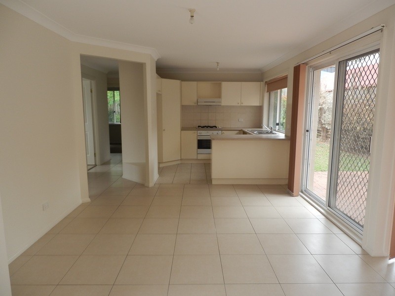 6 Nutmeg Close, Casula NSW 2170