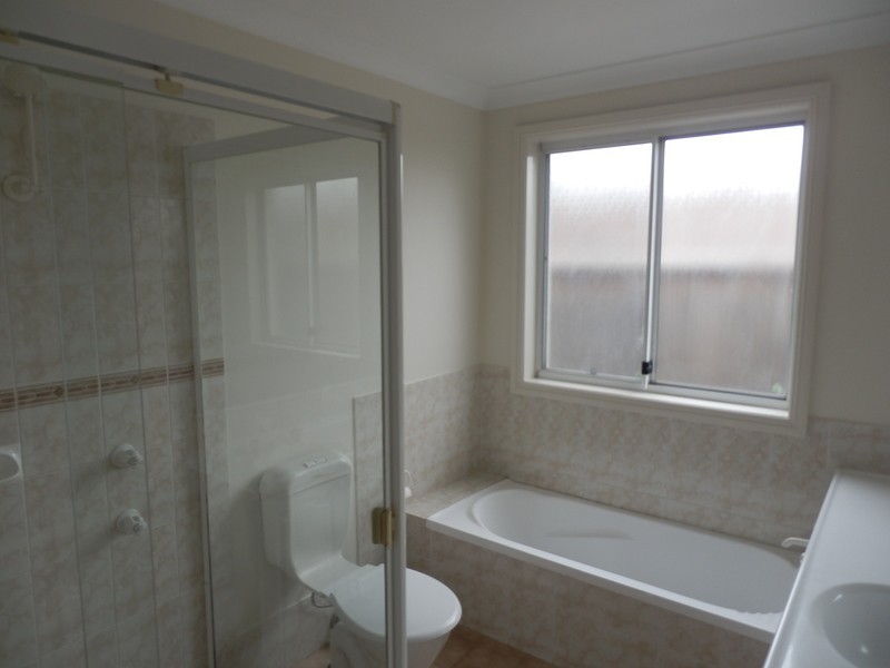 6 Nutmeg Close, Casula NSW 2170