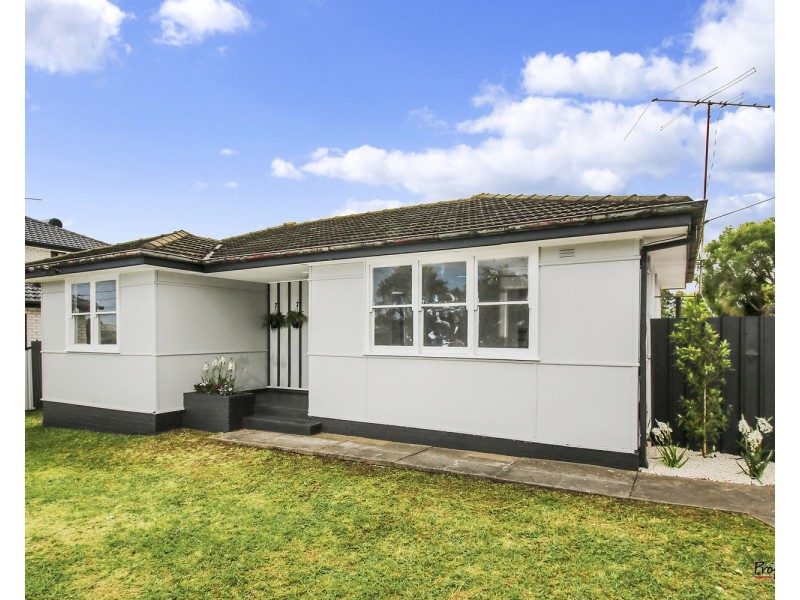 19 Fitzpatrick Crescent, Casula NSW 2170