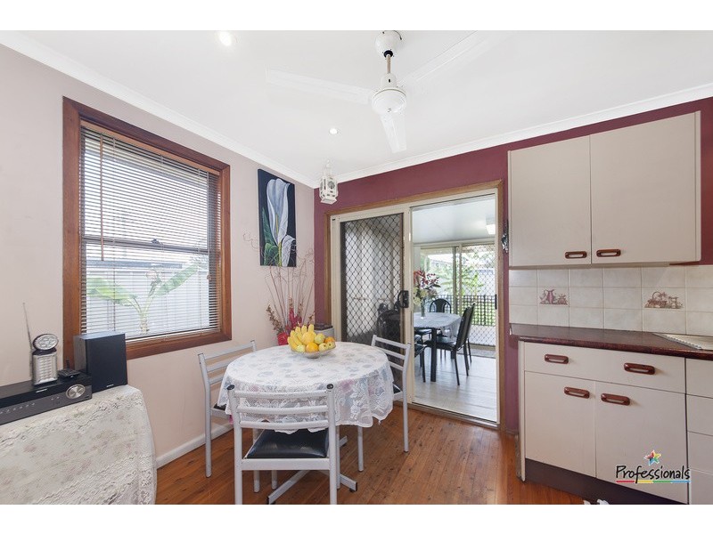 4 Kenny Avenue, Casula NSW 2170