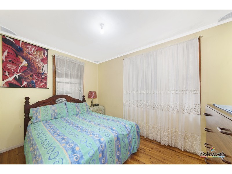 4 Kenny Avenue, Casula NSW 2170