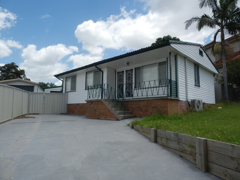 135 Hill Road, Lurnea NSW 2170