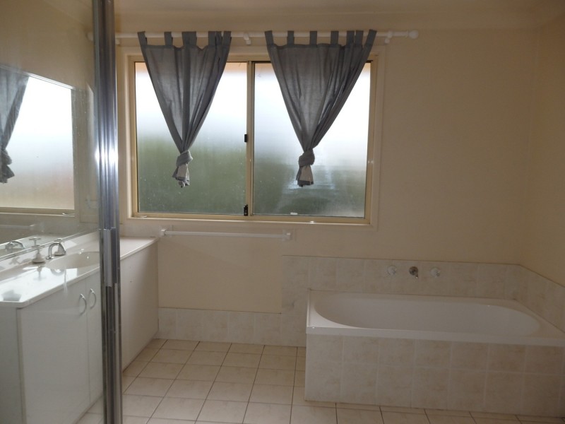 14 Valley Close, Casula NSW 2170