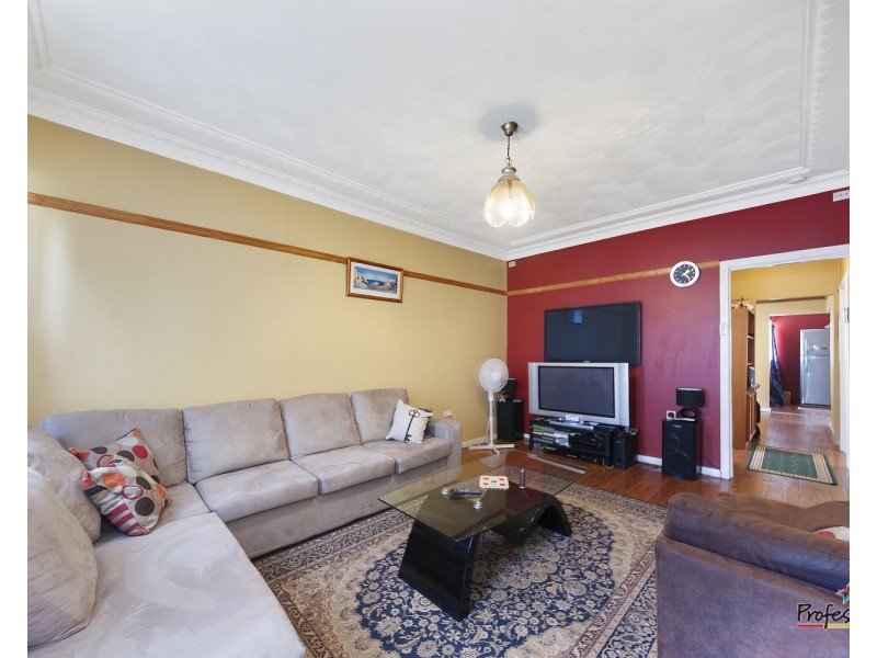 81 Demeyrick Avenue, Casula NSW 2170