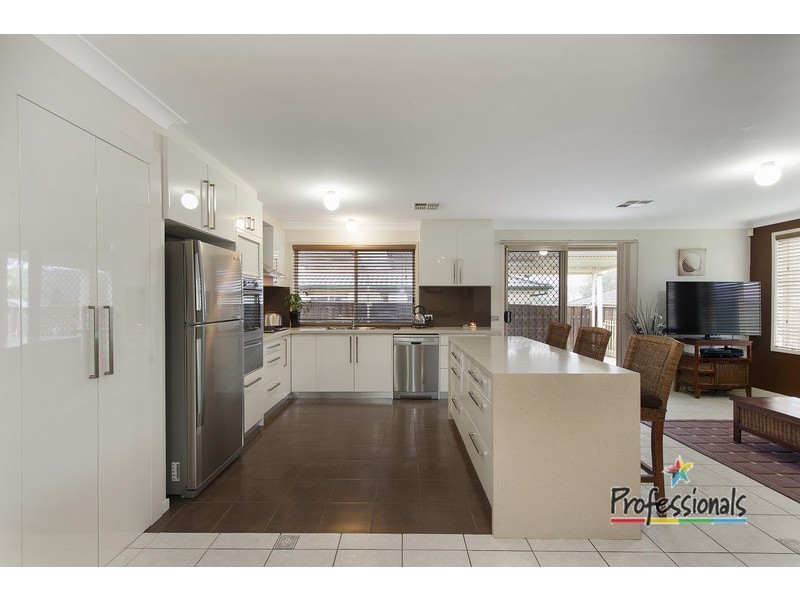 79 Kookaburra Road, Prestons NSW 2170