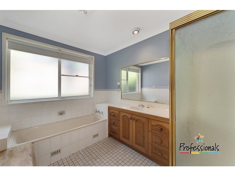 42 Guise Avenue, Casula NSW 2170