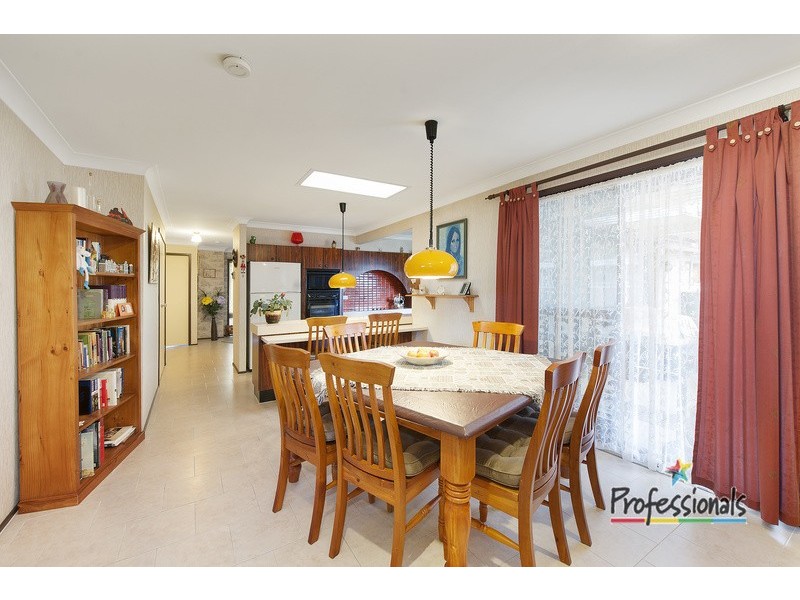 27 Renton Avenue, Moorebank NSW 2170