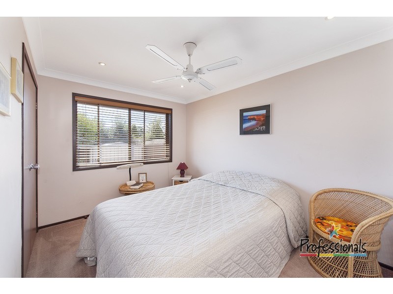 27 Renton Avenue, Moorebank NSW 2170