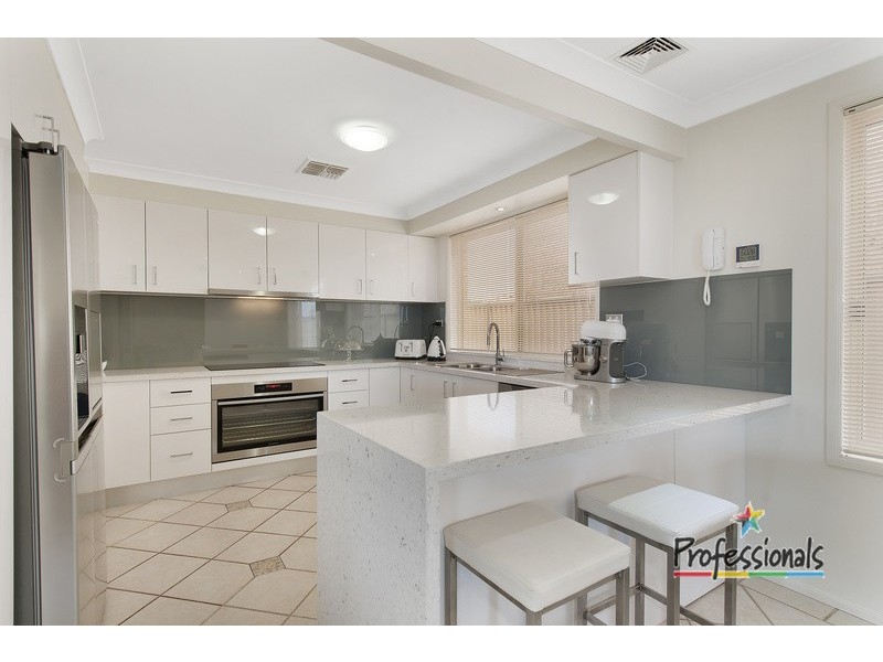 3 Marin Place, Prestons NSW 2170