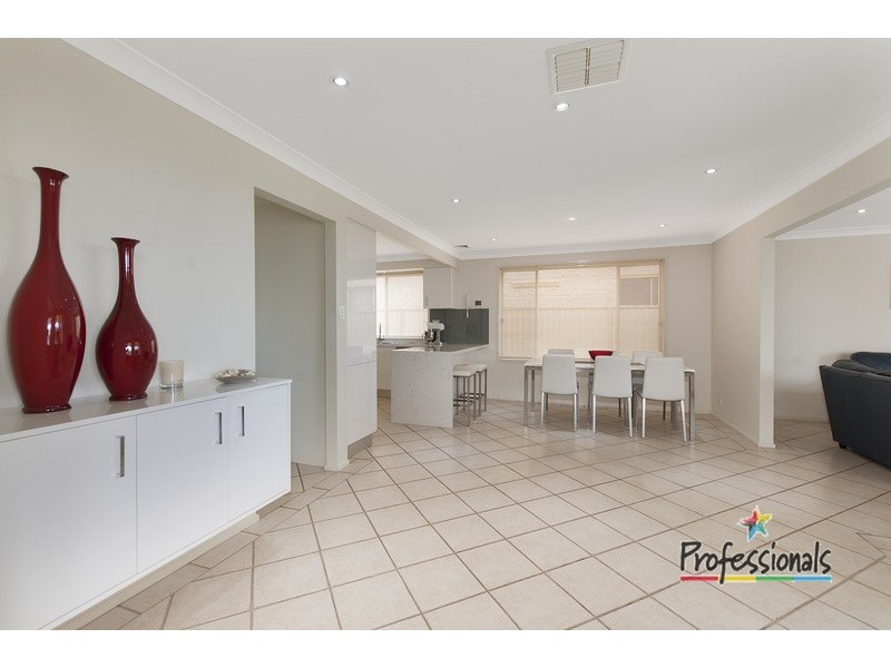 3 Marin Place, Prestons NSW 2170