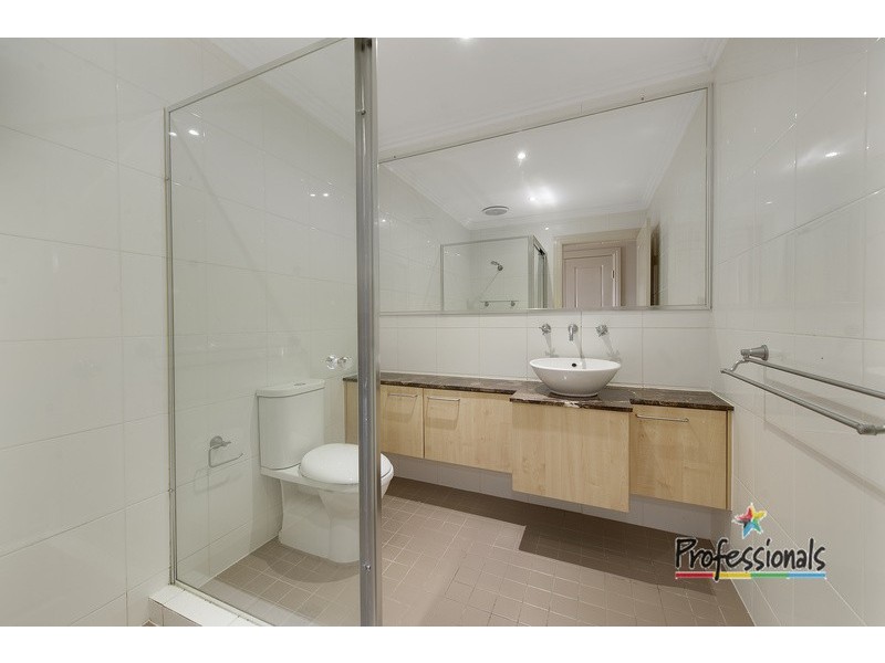 10 Jane Jarvis Way, Macquarie Links NSW 2565