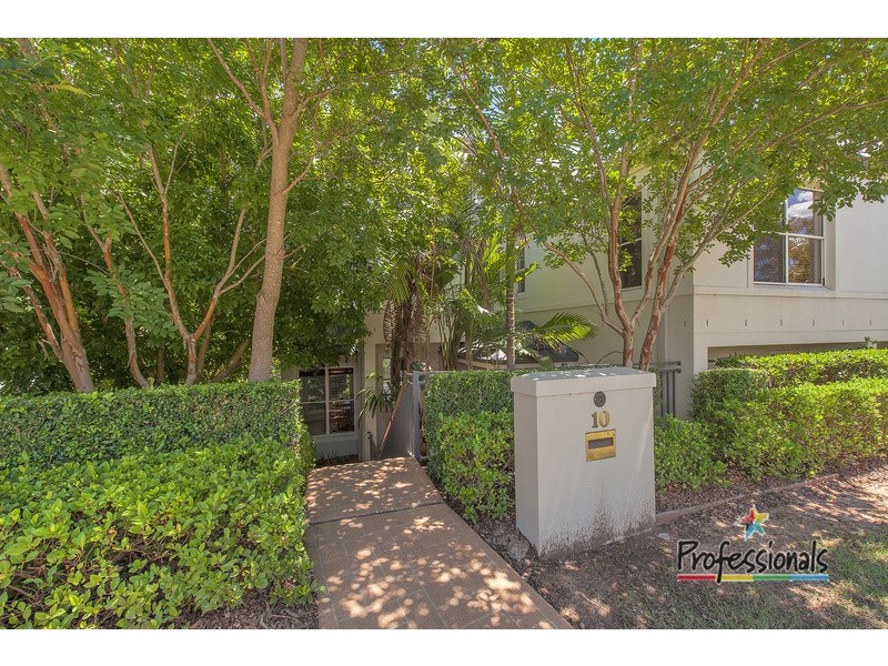 10 Jane Jarvis Way, Macquarie Links NSW 2565