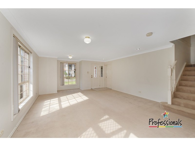 2B Hardy Place, Casula NSW 2170