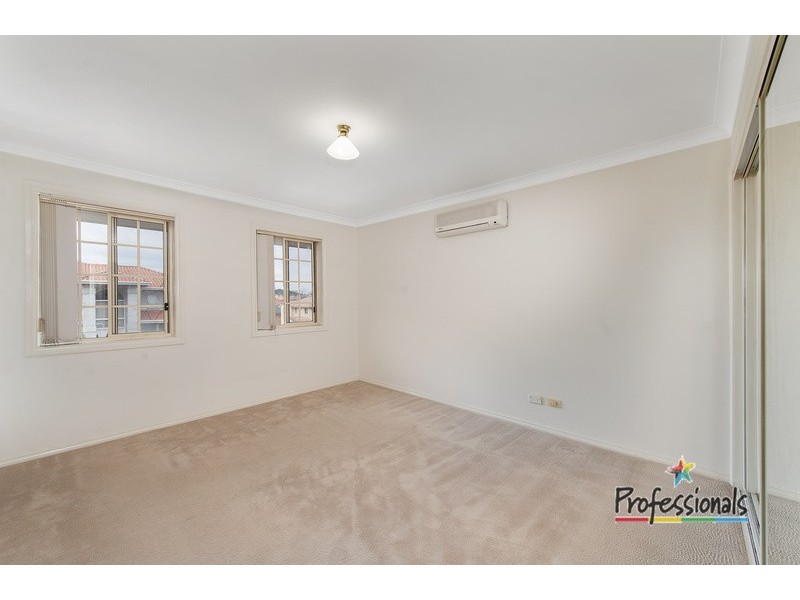 2B Hardy Place, Casula NSW 2170