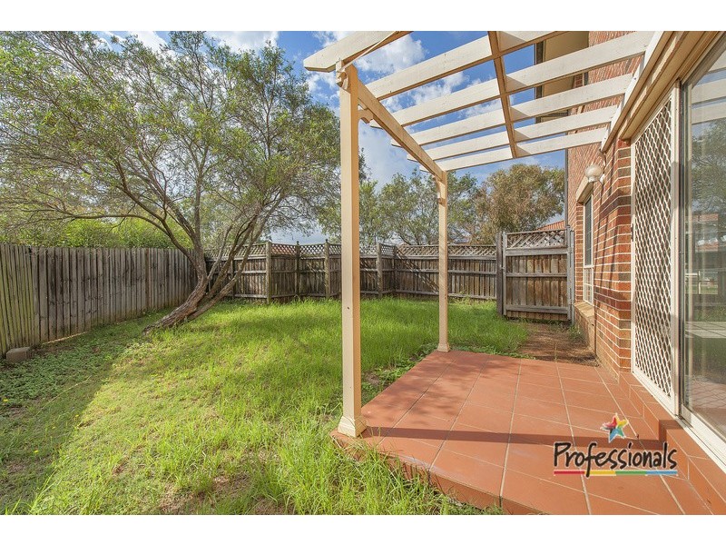 2B Hardy Place, Casula NSW 2170