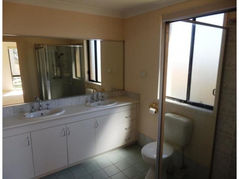 19 Yew Place, Casula NSW 2170