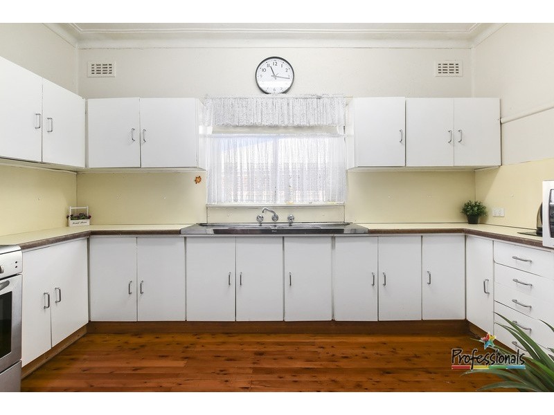 29 Ashcroft Avenue, Casula NSW 2170