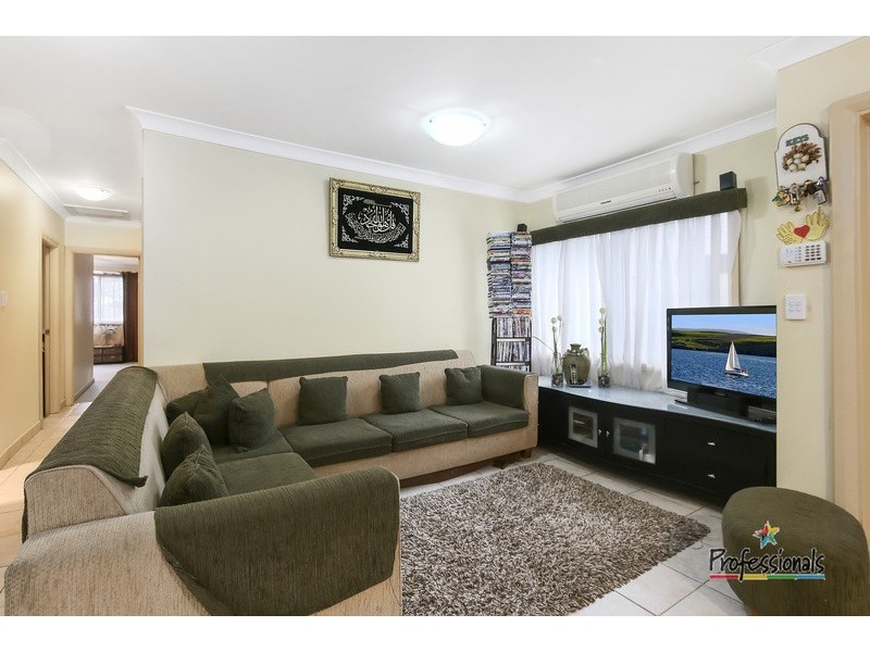 13 Bare Avenue, Lurnea NSW 2170