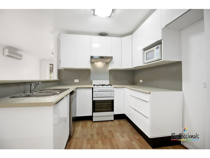 6a Kylie Way, Casula NSW 2170