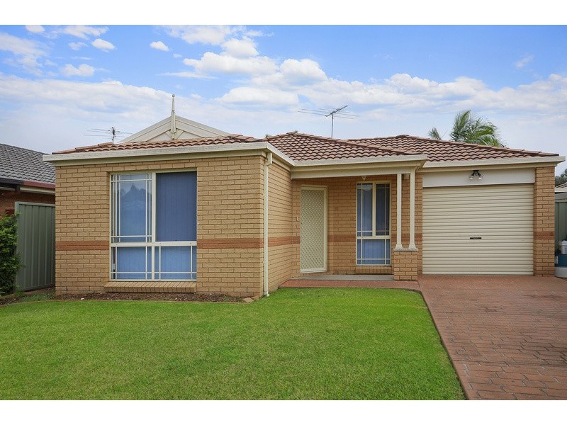 5 Erin Place, Casula NSW 2170