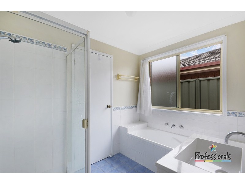 5 Erin Place, Casula NSW 2170