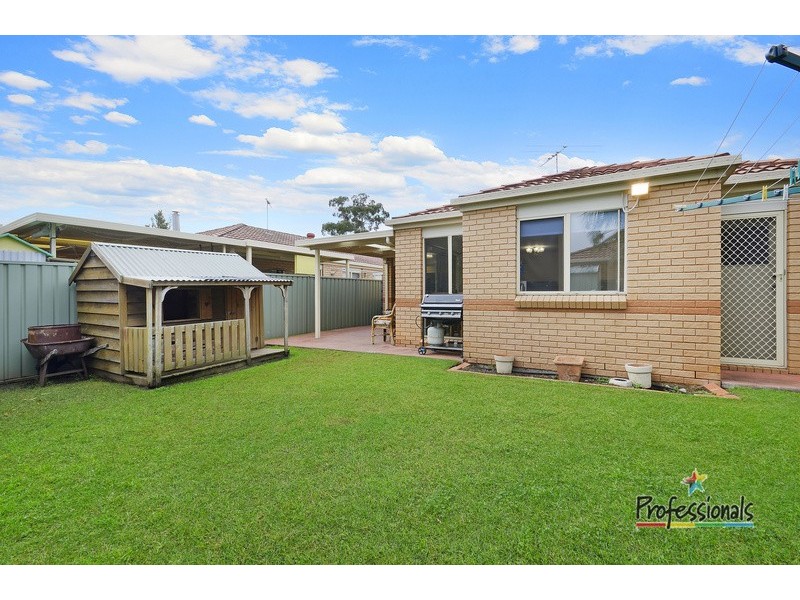 5 Erin Place, Casula NSW 2170