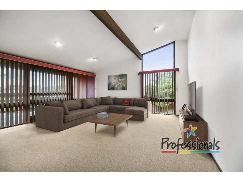 5 Phoenix Crescent, Casula NSW 2170