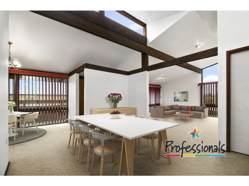 5 Phoenix Crescent, Casula NSW 2170