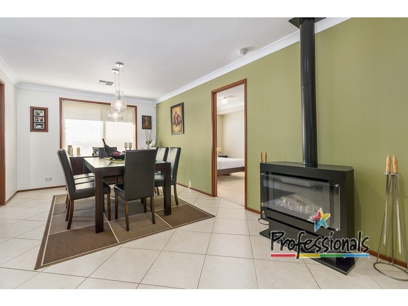 2 Clune Close, Casula NSW 2170