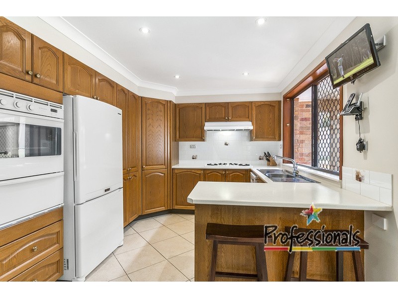 2 Clune Close, Casula NSW 2170