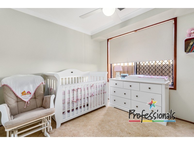 2 Clune Close, Casula NSW 2170