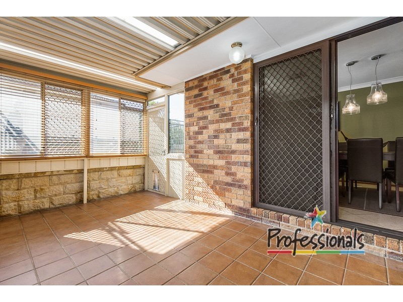 2 Clune Close, Casula NSW 2170