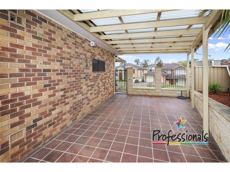 2 Clune Close, Casula NSW 2170