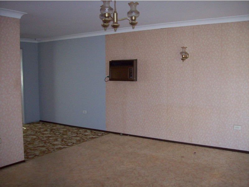 5 Simone Crescent, Casula NSW 2170