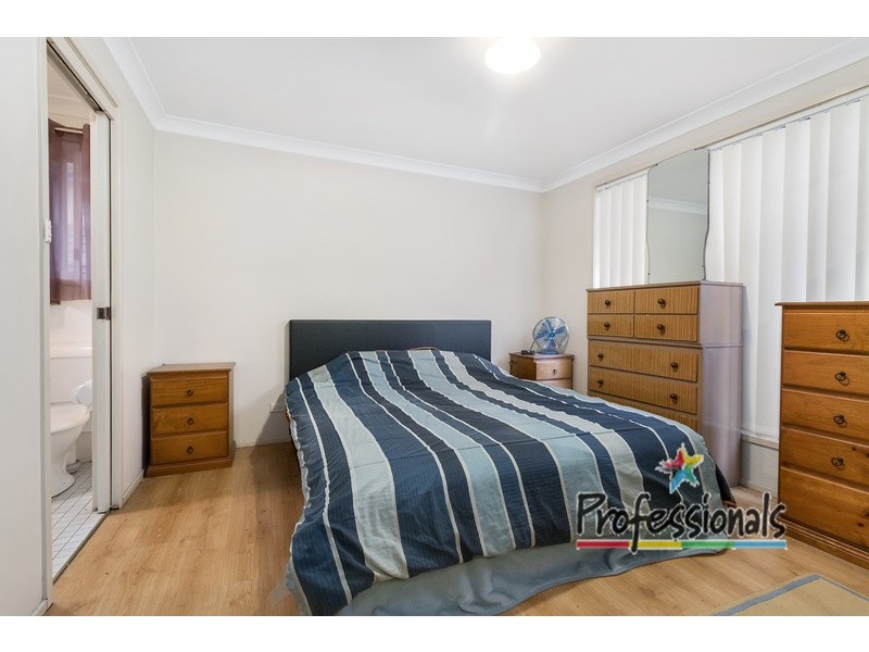 6 Carbine Close, Casula NSW 2170