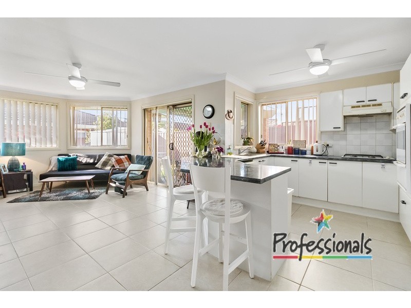 2/6 Aintree Close, Casula NSW 2170