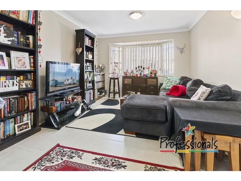 2/6 Aintree Close, Casula NSW 2170