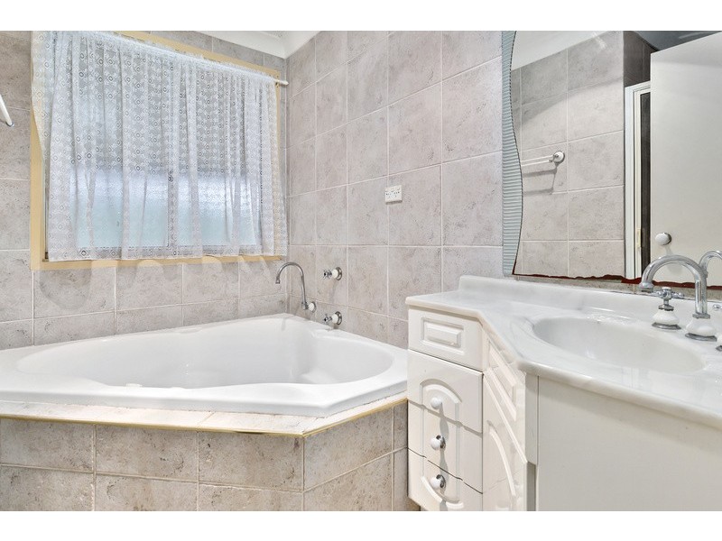 3 Alfa Place, Ingleburn NSW 2565