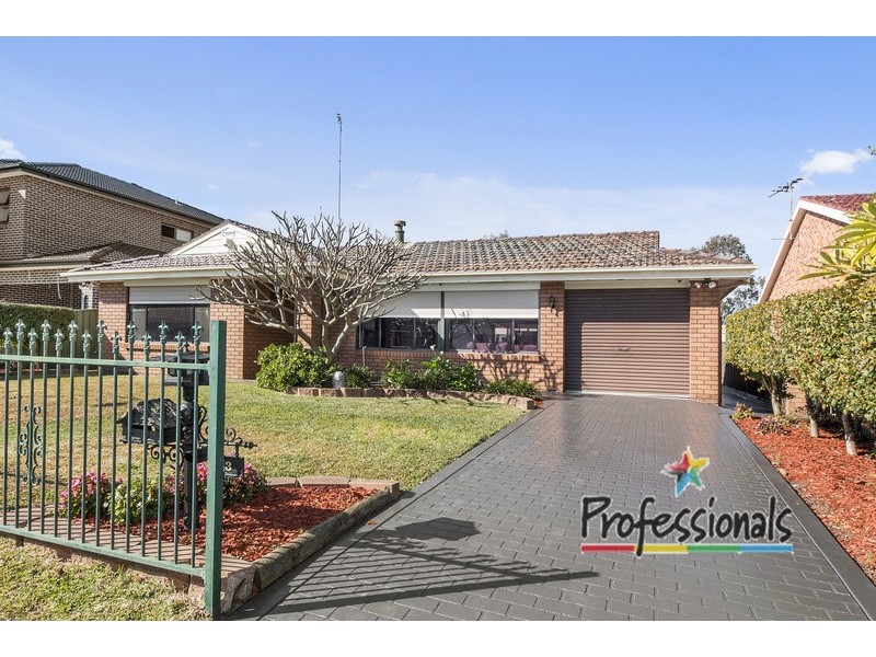 43 Dalpra Crescent, Bossley Park NSW 2176