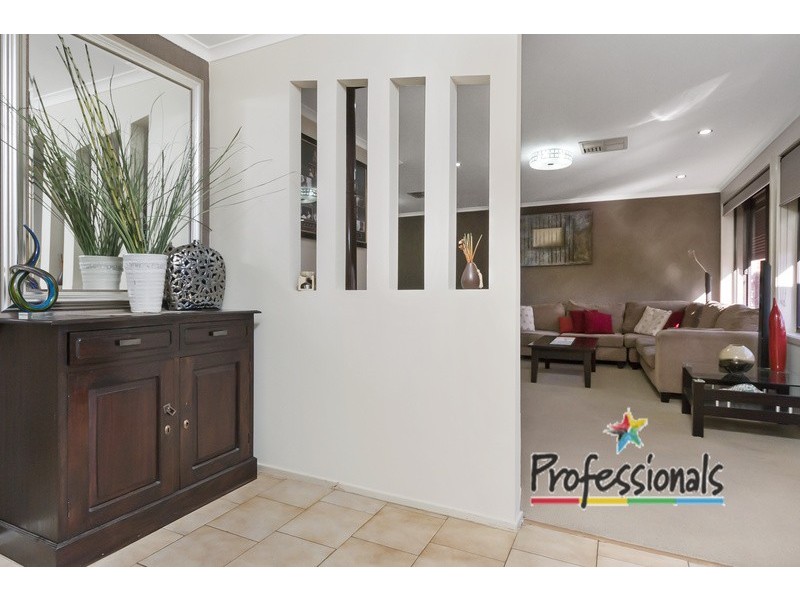 43 Dalpra Crescent, Bossley Park NSW 2176