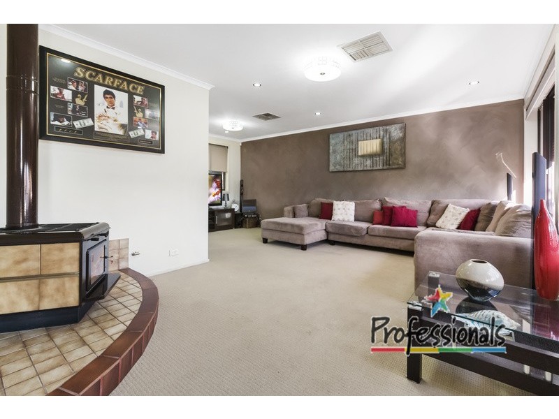 43 Dalpra Crescent, Bossley Park NSW 2176