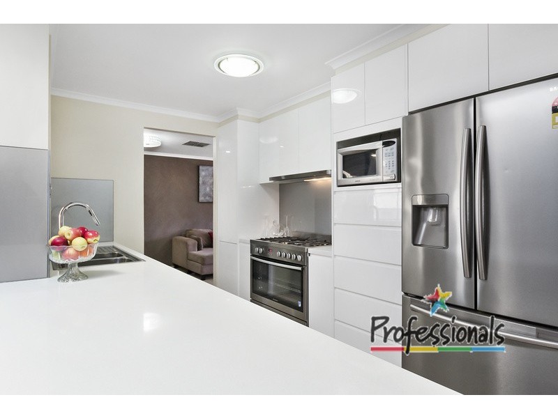 43 Dalpra Crescent, Bossley Park NSW 2176